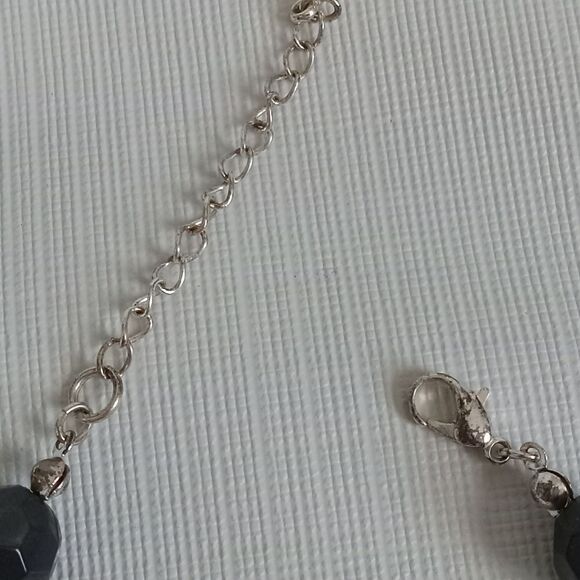 Black & Silvery Gray Multiple Shapes Chunky Beads Single Strand Fashion Necklace - Picture 9 of 10